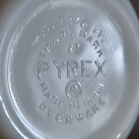 Vintage Pyrex Amish Butterprint Mixing Bowl 1.5 PT #401 Pyrex Nesting Bowl - Picture 7 of 7